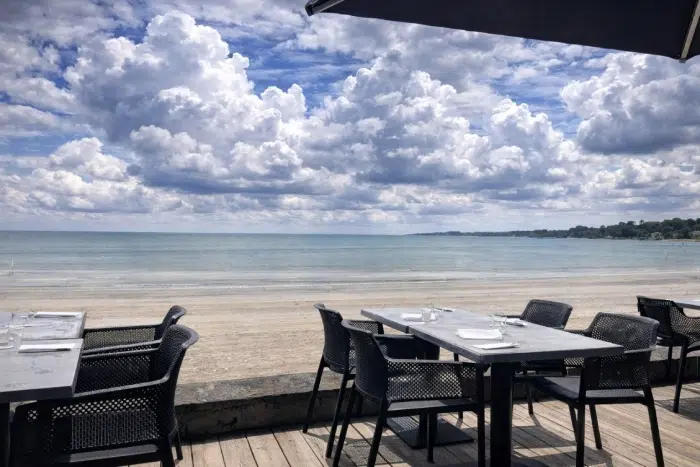 Restaurant à Fouesnant – terrasse vue mer